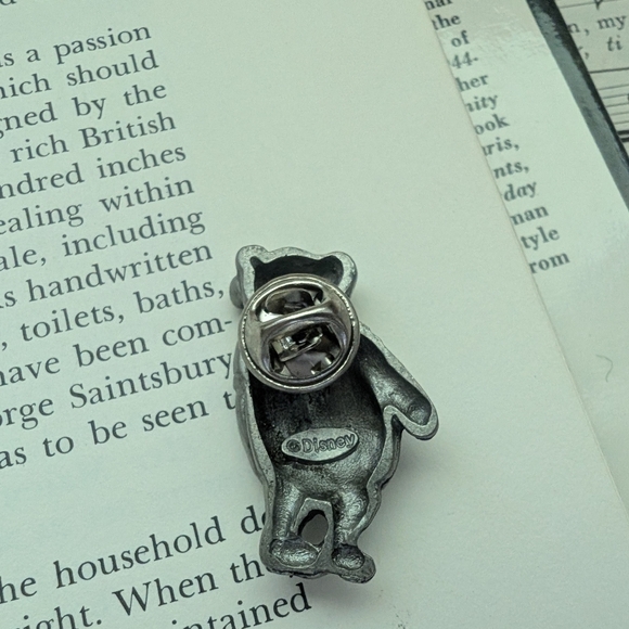 winnie The Pooh Disney Silver Bear Pin - Picture 5 of 7